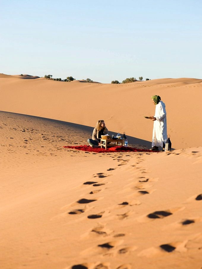Woestijn Van Marokko. Uitje Naar Het Land Van De Duinen